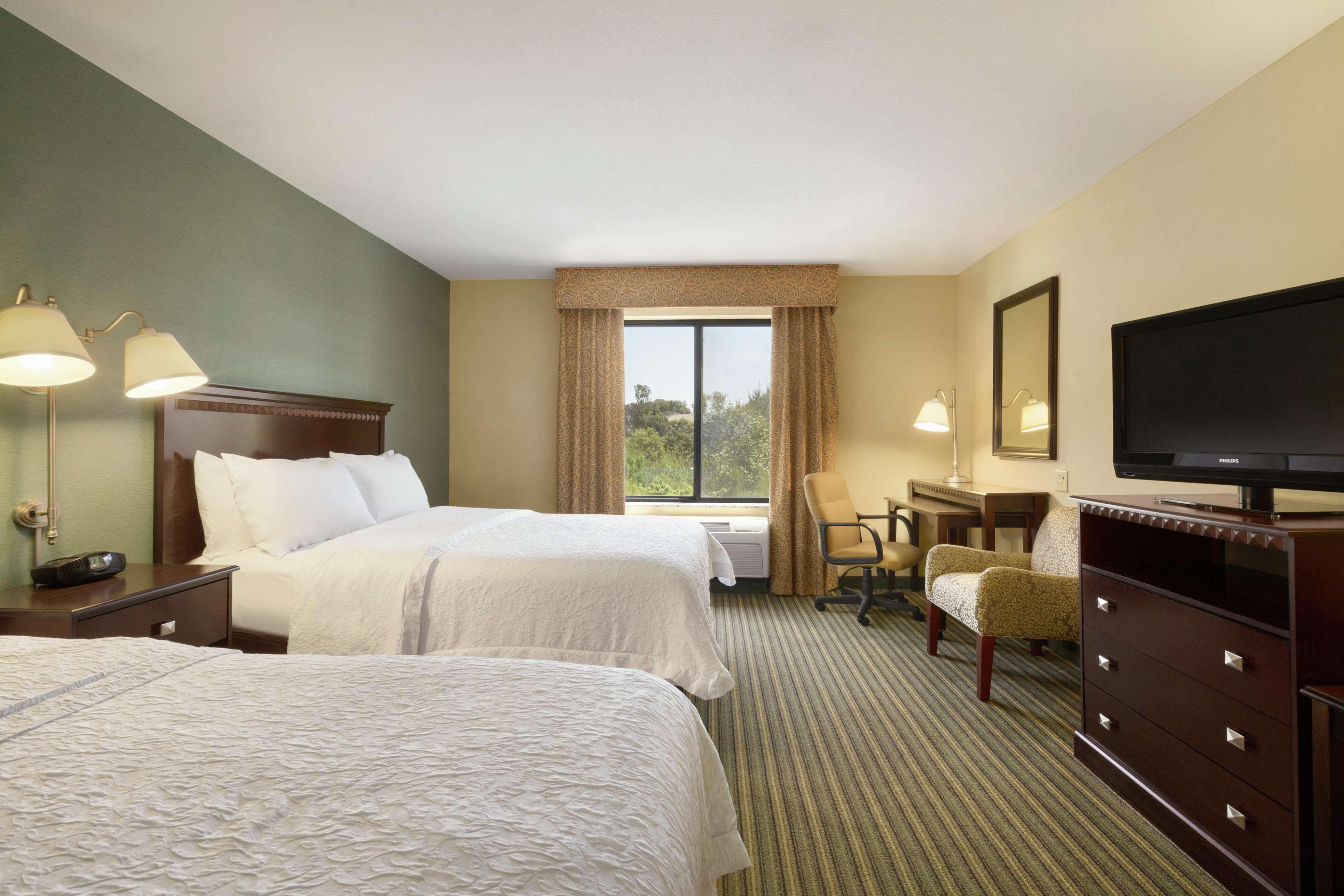 Hampton & Hotel 3*