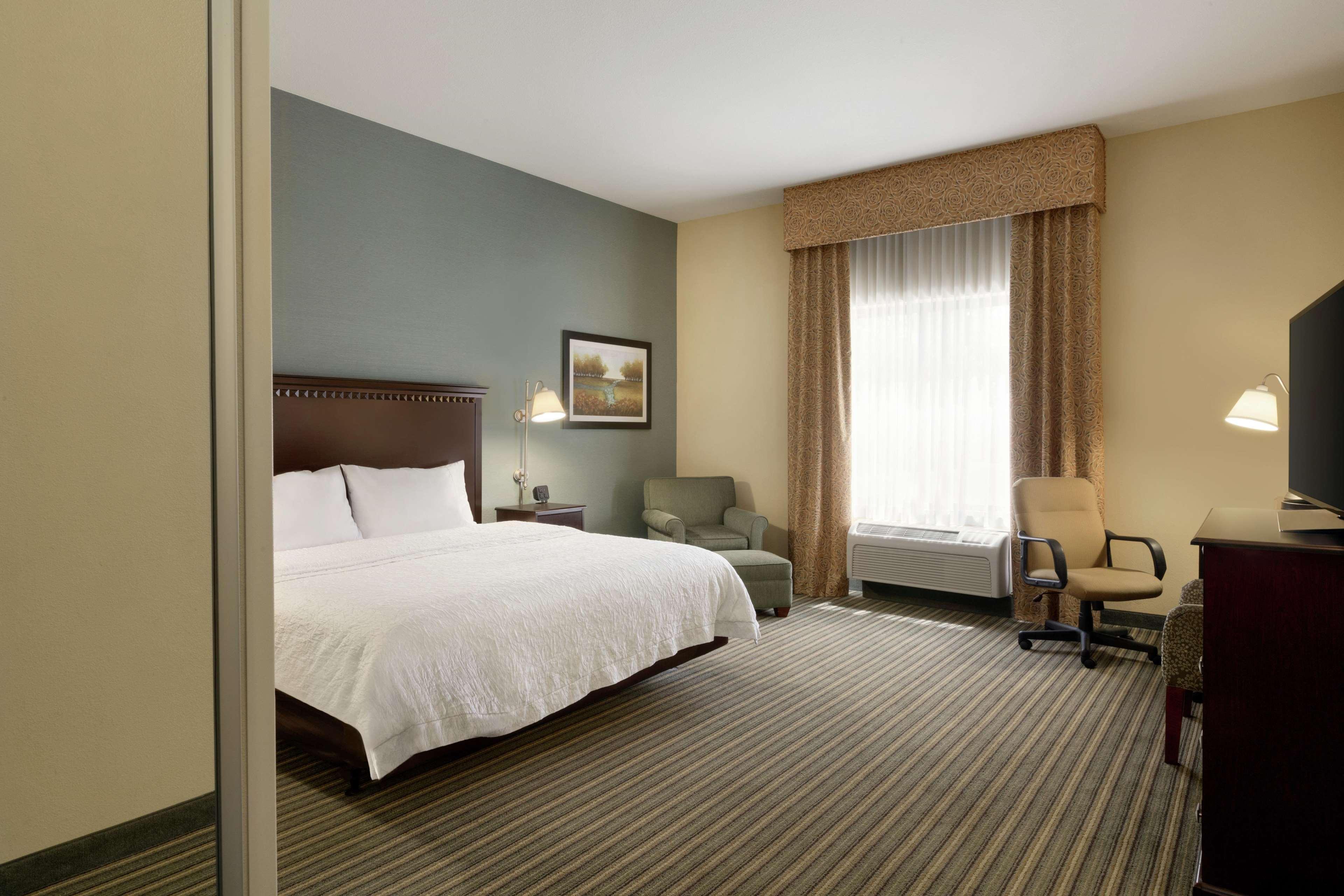 Hampton & Hotel Thousand Oaks
