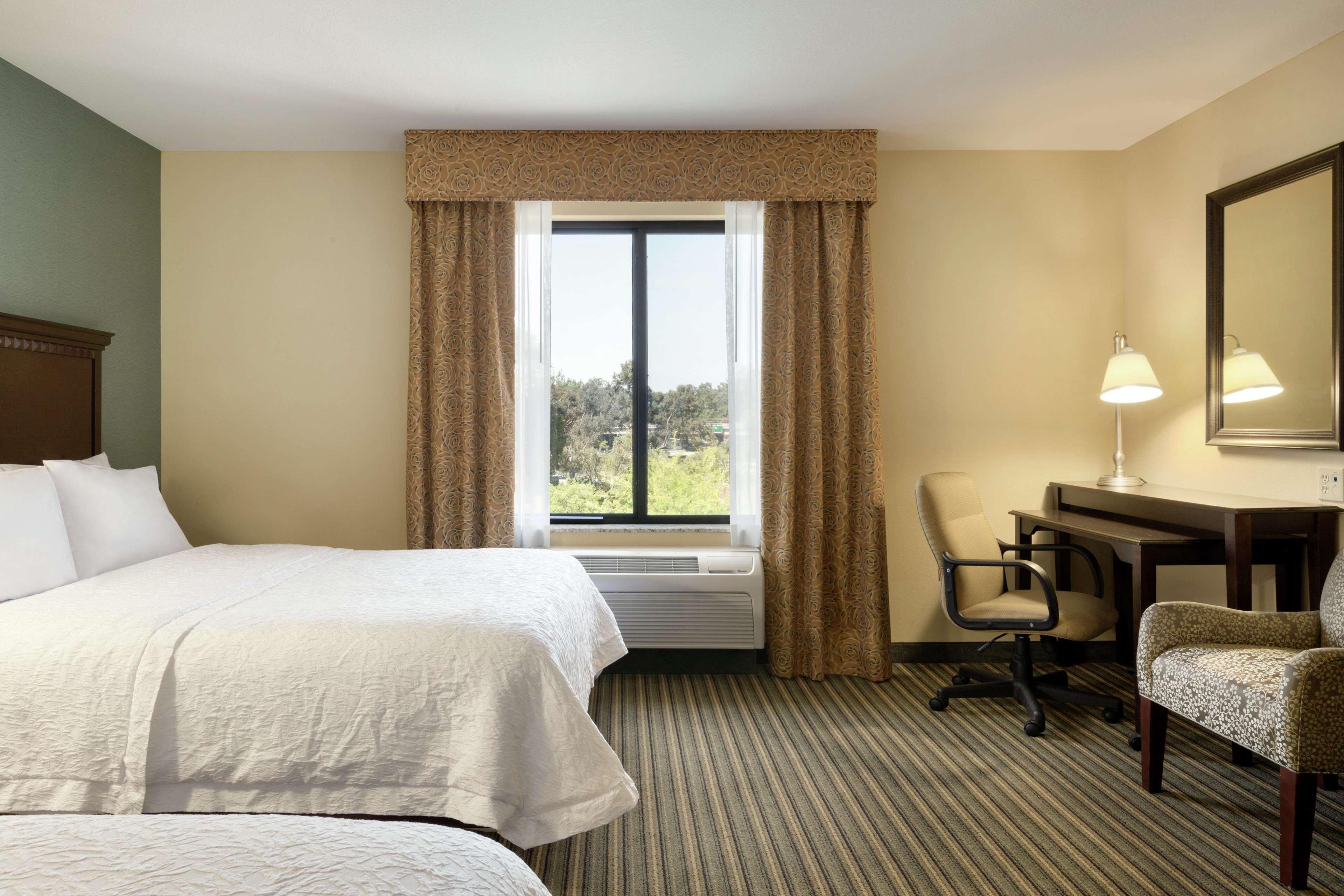 Hotel Hampton & 3*
