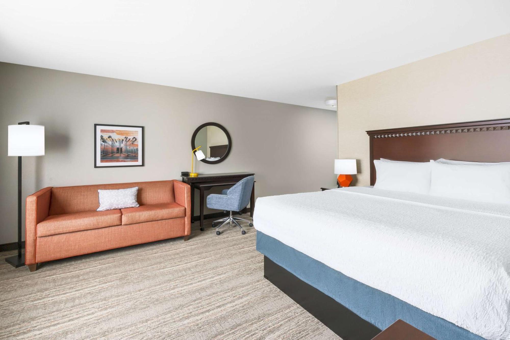 Hotel Hampton &