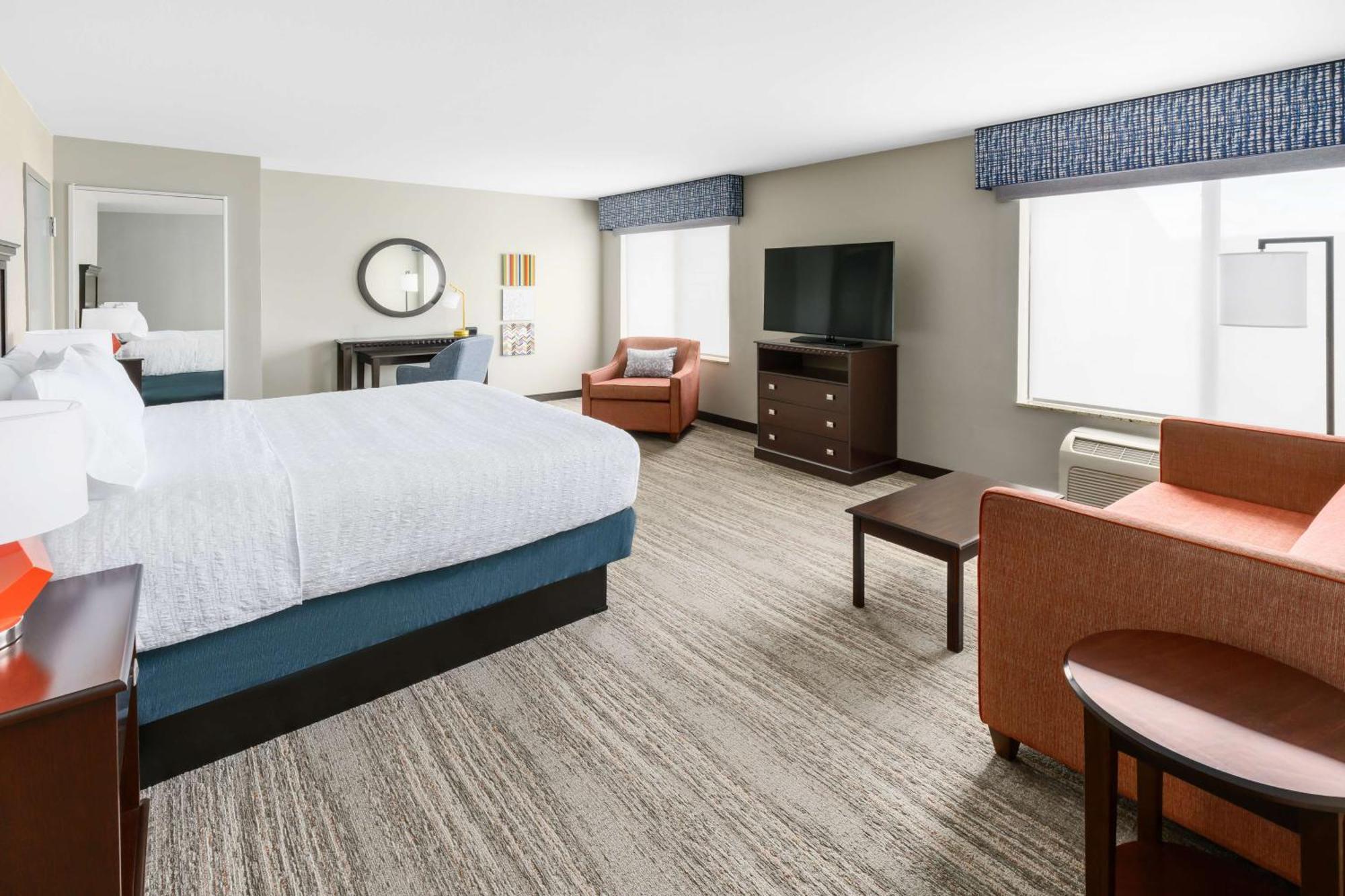 Hampton & Hotel 3*