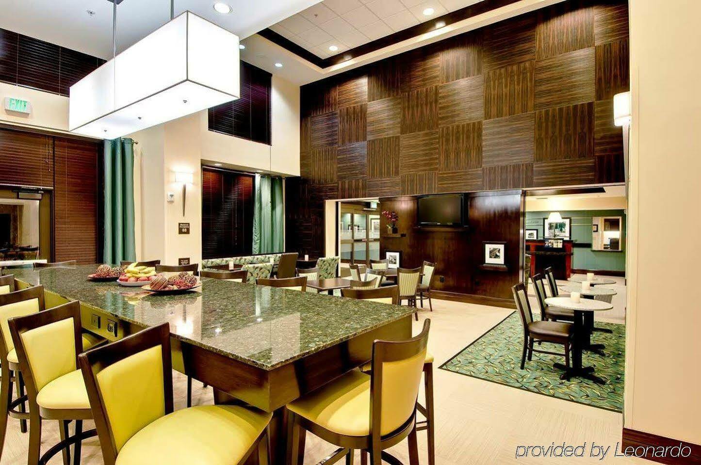 Hampton & Hotel 3*