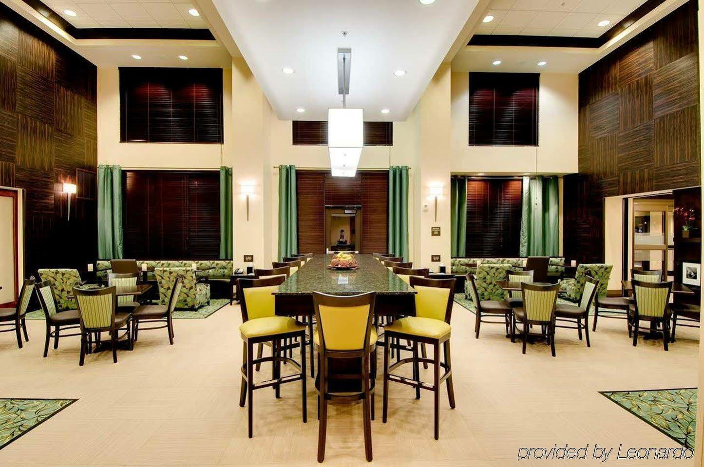 Hampton & Hotel Thousand Oaks